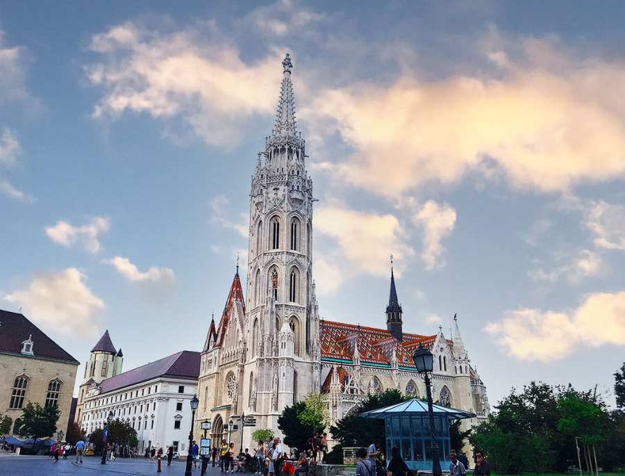 Nhà thờ Matthias là một trong những nhà thờ đẹp nhất và quan trọng nhất ở Hungary
