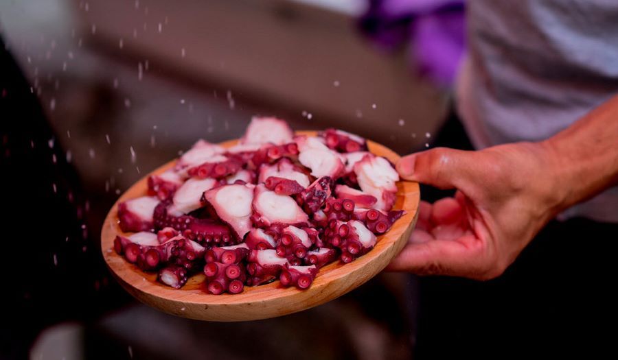 Lễ hội bạch tuộc Pulpo de O Carballiño được tổ chức tại thị trấn Carballiño ở vùng Galicia