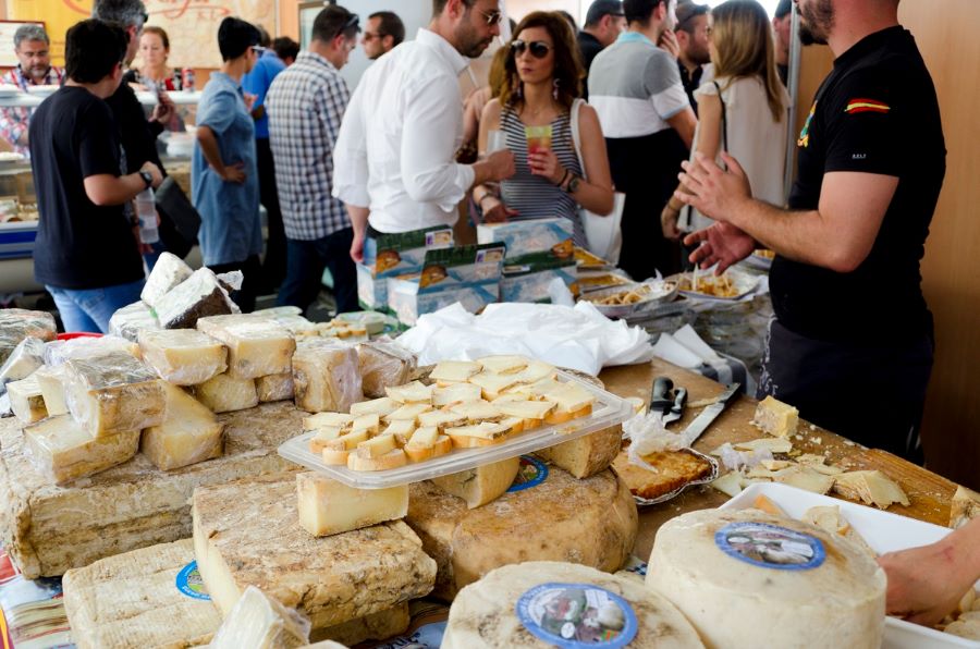 Lễ hội Quốc tế Queso gây ấn tượng với rất nhiều các loại phô mai khác nhau
