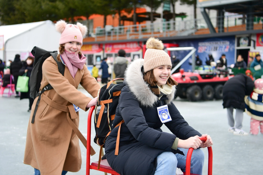 Lễ hội Hwacheon Sancheoneo còn mang đến một loạt các hoạt động thú vị khác