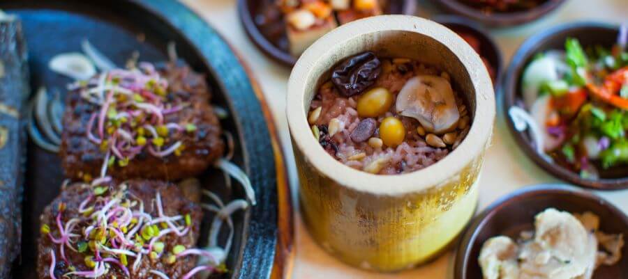 Lễ hội hoa Sơn Thù Du ở Jeollanam là dịp để bạn thưởng thức những món ăn đặc sản tại Jeollanam