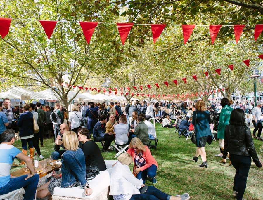 Lễ hội Melbourne Food & Wine Festival quy tụ hàng trăm ngàn người tới tham gia và thưởng thức ẩm thực