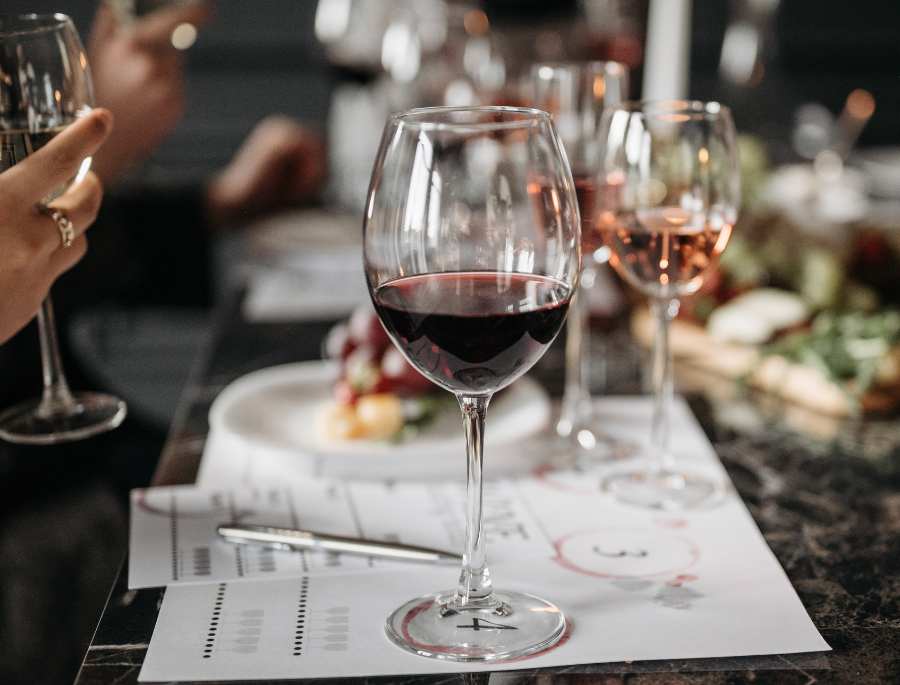 Ở Úc, rượu vang như một loại gia vị không thể thiếu khi thưởng thức ẩm thực