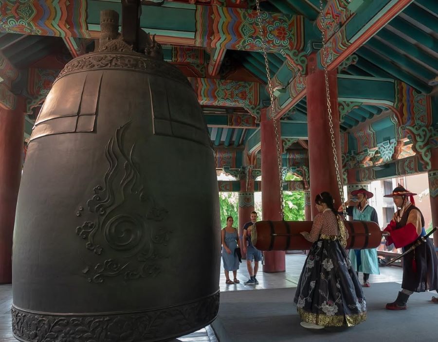 Lễ hội rung chuông Bosingak là một trong những sự kiện đón Tết truyền thống quan trọng nhất của người Hàn Quốc