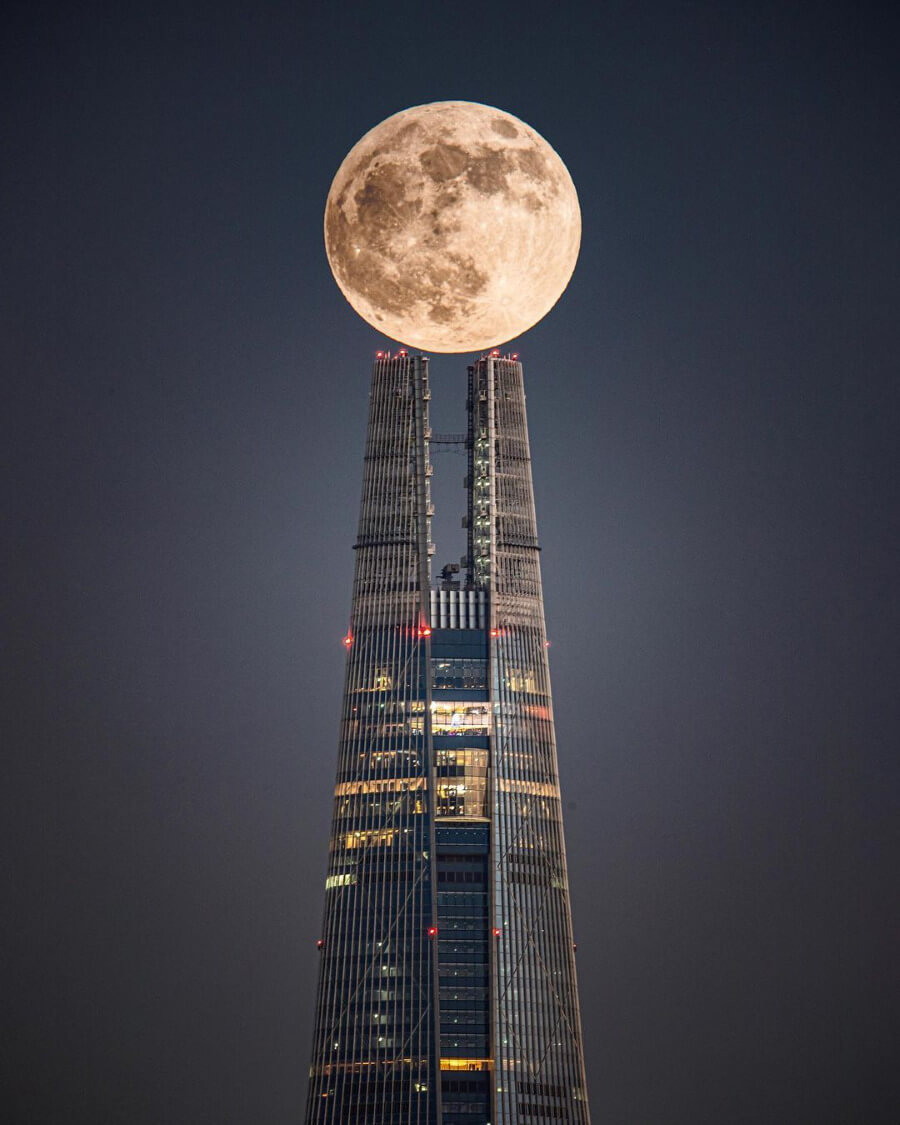 Với những ai yêu thích nghệ thuật, Lotte World Tower cũng là một điểm đến lý tưởng trong chuyến du lịch Hàn Quốc sắp đến