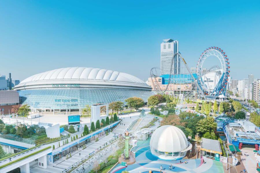 Tokyo Dome City là một khu phức hợp giải trí nổi tiếng, thu hút đông đảo du khách trong và ngoài nước