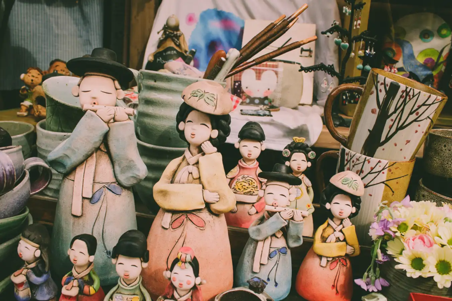 Bạn nên lên danh sách những món đồ cần mua trước khi đi và chỉ mua những món đồ thực sự cần thiết