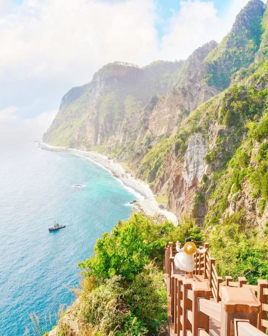 Ulleungdo xinh đẹp - một viên ngọc ẩn mình giữa biển khơi, sở hữu vẻ đẹp hoang sơ, hùng vĩ và đầy bí ẩn