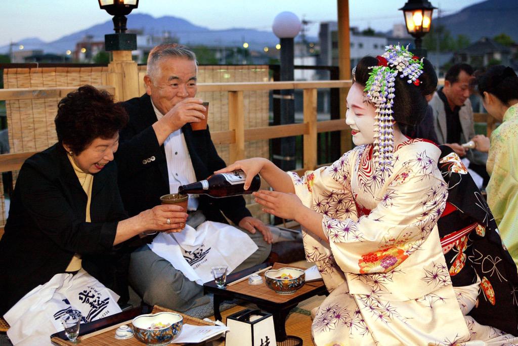 Lý do người Nhật Bản được khen là "lịch sự nhất thế giới"