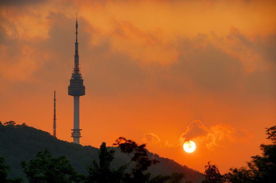  Tháp Namsan - biểu tượng của thành phố sôi động này