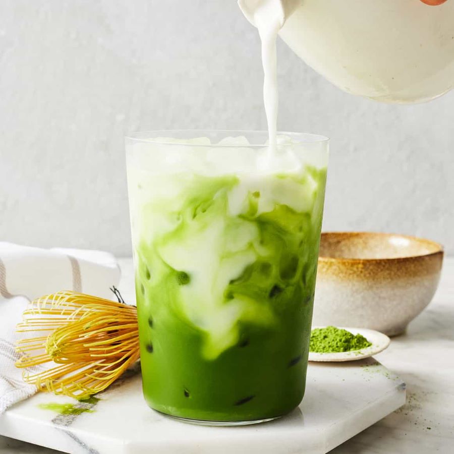Matcha Latte là loại đồ uống rất được ưa chuộng tại Nhật Bản, được pha từ bột trà xanh matcha với sữa