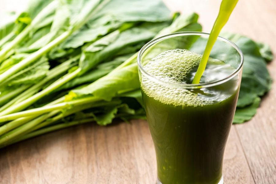 Tuy vị khá đắng, nhưng Aojiru lại rất được nhiều người yêu thích vì loại nước này vô cùng tốt cho sức khỏe