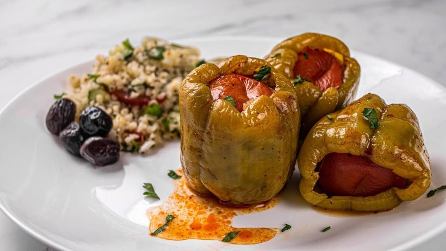 Dolma thường được người dân Thổ Nhĩ Kỳ dùng trong các bữa ăn thường ngày