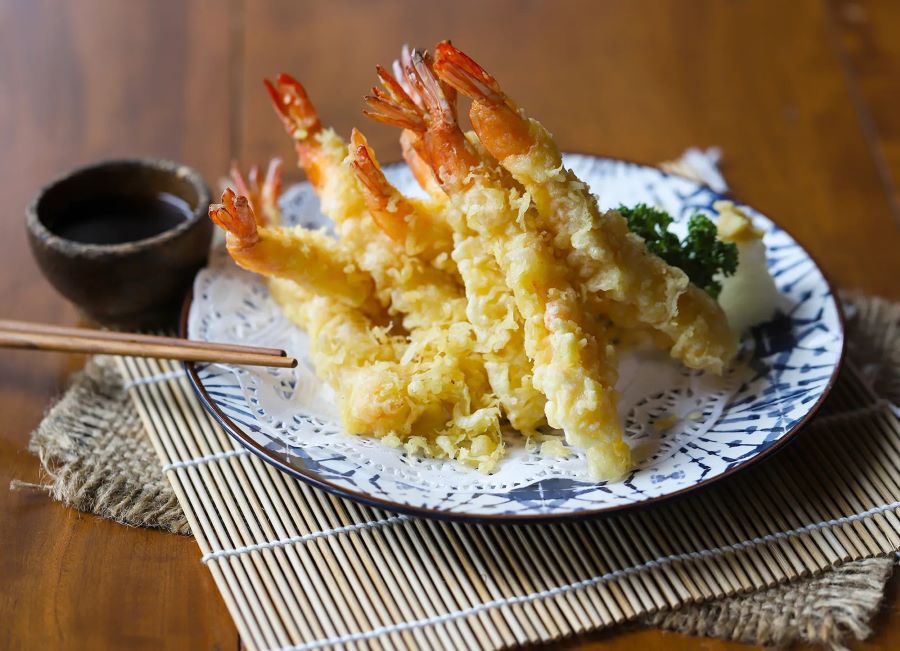 Tempura được xem là món chiên điển hình nhất trong văn hóa ẩm thực truyền thống Nhật Bản