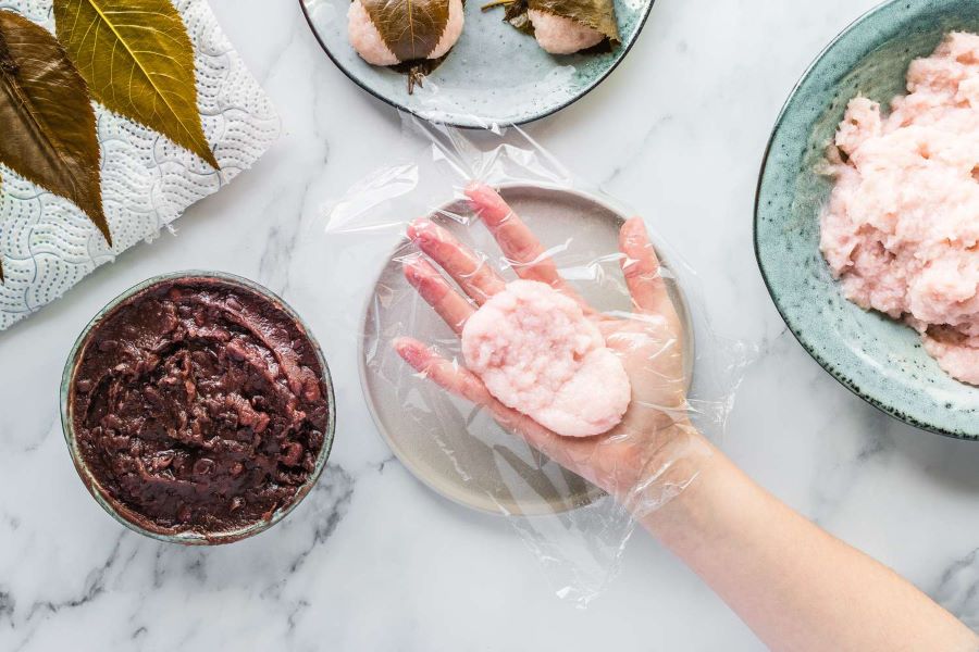 Nguyên liệu được sử dụng để làm nên những chiếc bánh Mochi Sakura khá đơn giản