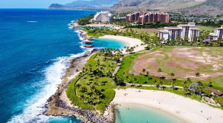 Hawaii sở hữu vẻ đẹp thiên nhiên hoang sơ và hùng vĩ với nhiều bãi biển xinh đẹp, đầy thơ mộng