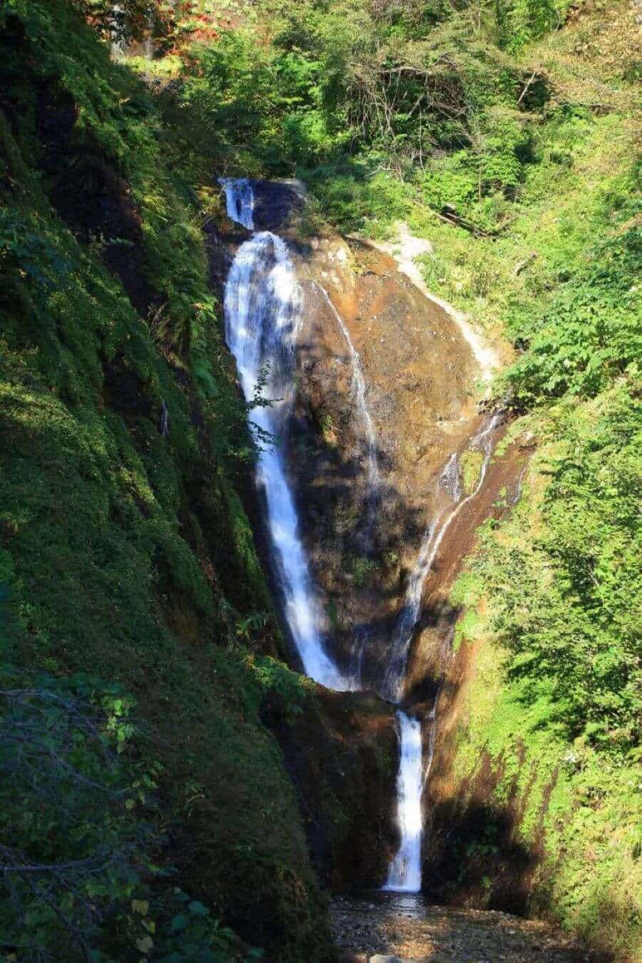 Với vẻ đẹp tự nhiên tuyệt vời, thác Towangseong thu hút đông đảo du khách trong và ngoài nước đến tham quan và chiêm ngưỡng