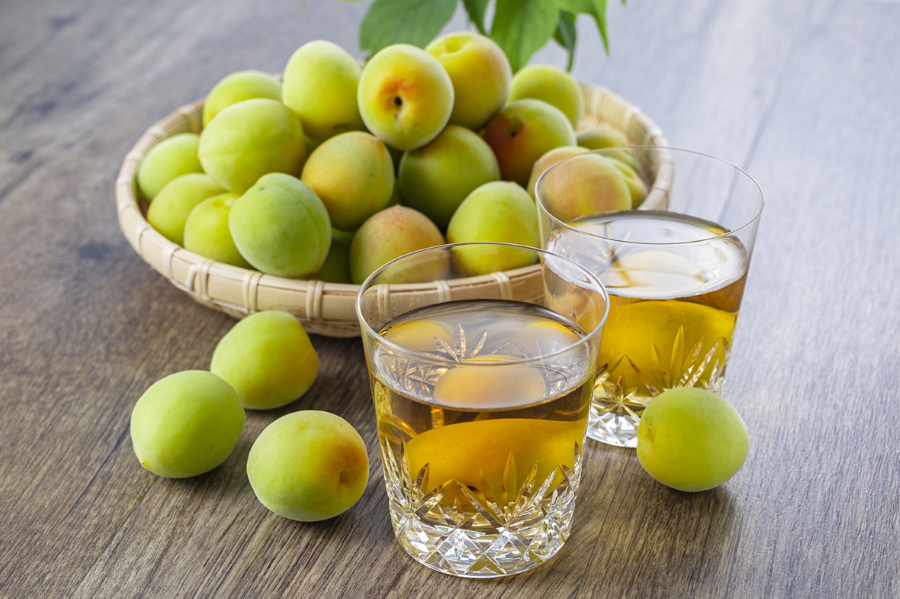 Nhắc đến những thức uống truyền thống độc đáo của xứ sở Phù Tang, không thể bỏ qua Rượu Umeshu