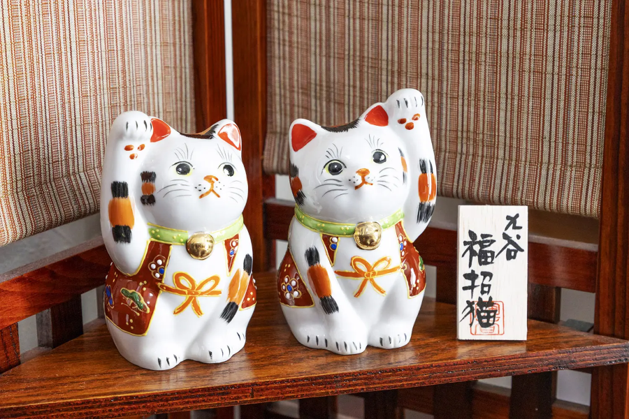 Mèo thần tài Maneki Neko - Biểu tượng may mắn tại Nhật Bản