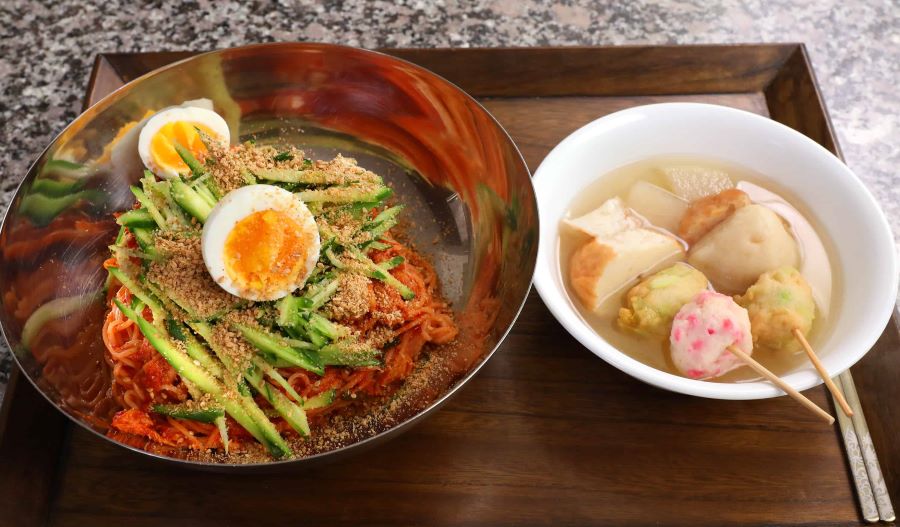 Mì lạnh dạng trộn chinh phục thực khách với phần nước sốt cay đặc trưng