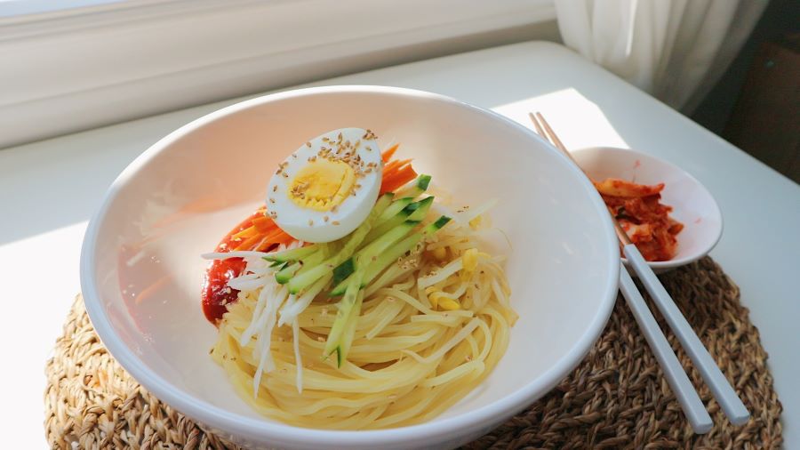 Jjolmyeon - một trong những món ngon mùa hè nổi tiếng và được ưa thích nhất tại Hàn 