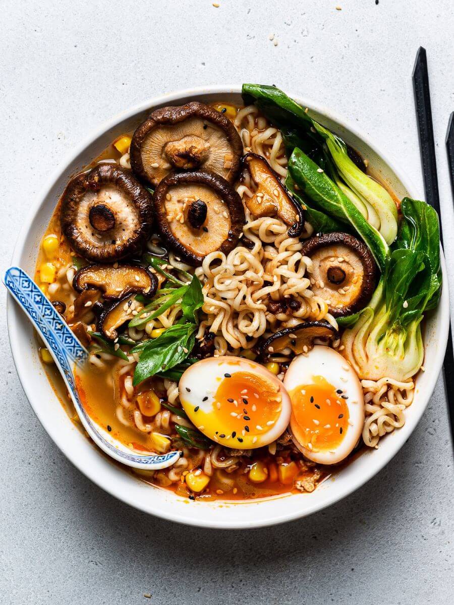 Điểm nhấn làm nên sự khác biệt của Miso Ramen chính là nước dùng được chế biến từ tương miso - một loại tương đậu nành lên men