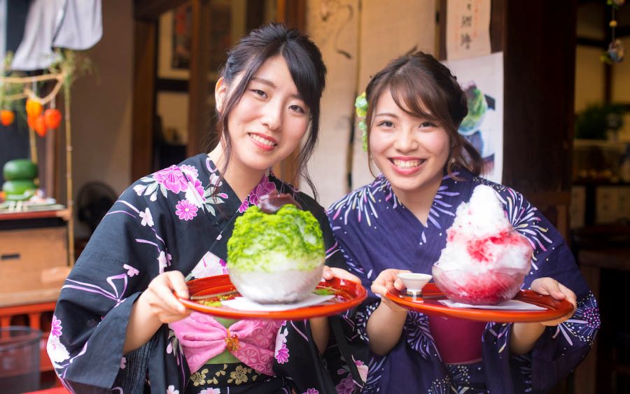 Đá bào Kakigori là sự kết hợp hài hòa giữa Siro và đá tạo nên một món ngon với sức hút lạ kỳ 