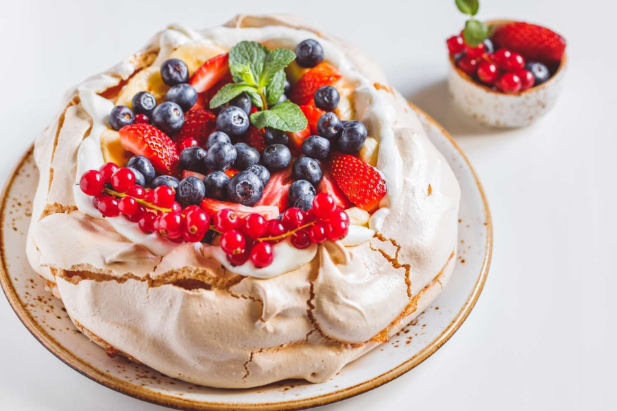 Bánh Pavlova - Một trong những biểu tượng ngọt ngào nhất của ẩm thực Úc 