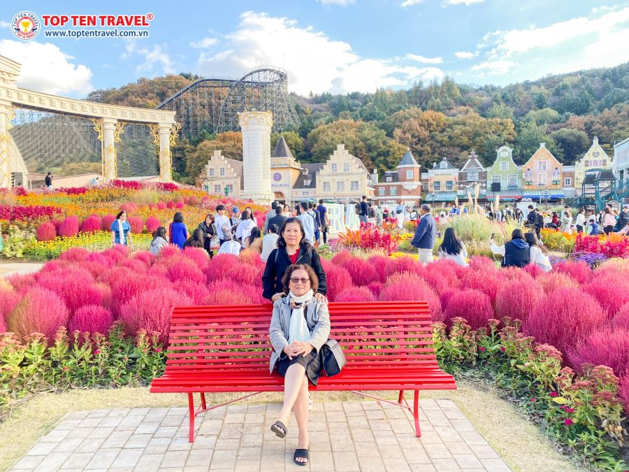 Đoàn khách nhà Top Ten Travel ghé thăm nhiều địa điểm hấp dẫn