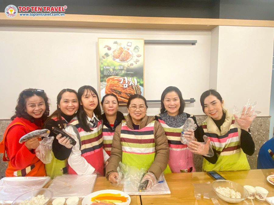 Đoàn khách nhà Top Ten Travel trải nghiệm những nét văn hóa đặc sắc của xứ sở kim chi