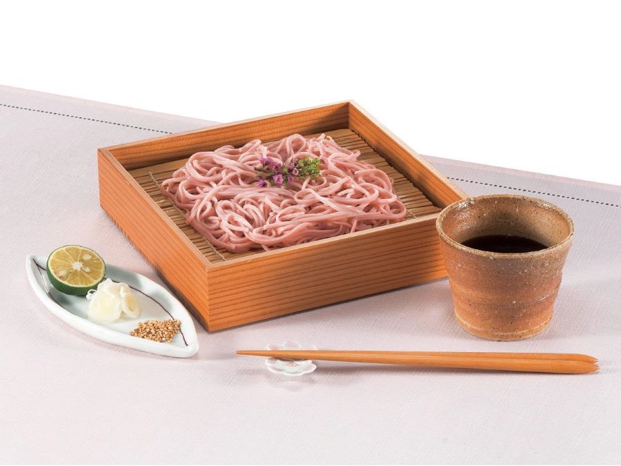Mì soba hoa anh đào là một món ăn đặc biệt vào mùa xuân Nhật Bản