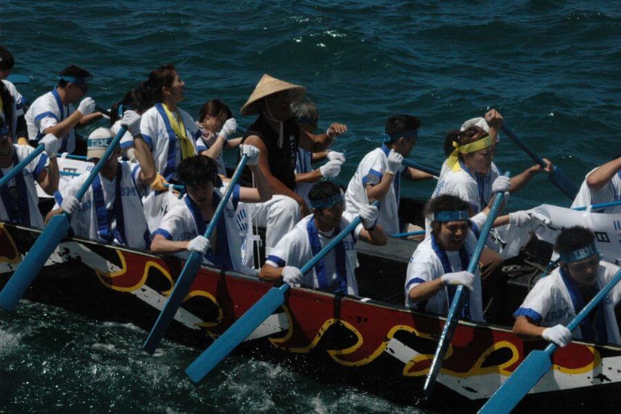 Lễ hội Naha Hari được tổ chức tại cảng Naha, thủ phủ của tỉnh Okinawa, Nhật Bản