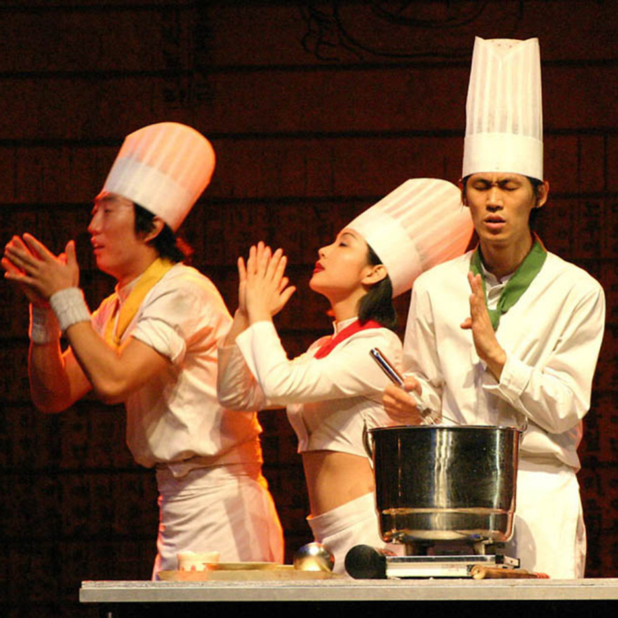 Nanta show sử dụng hoàn toàn ngôn ngữ hình thể và âm thanh để kể chuyện