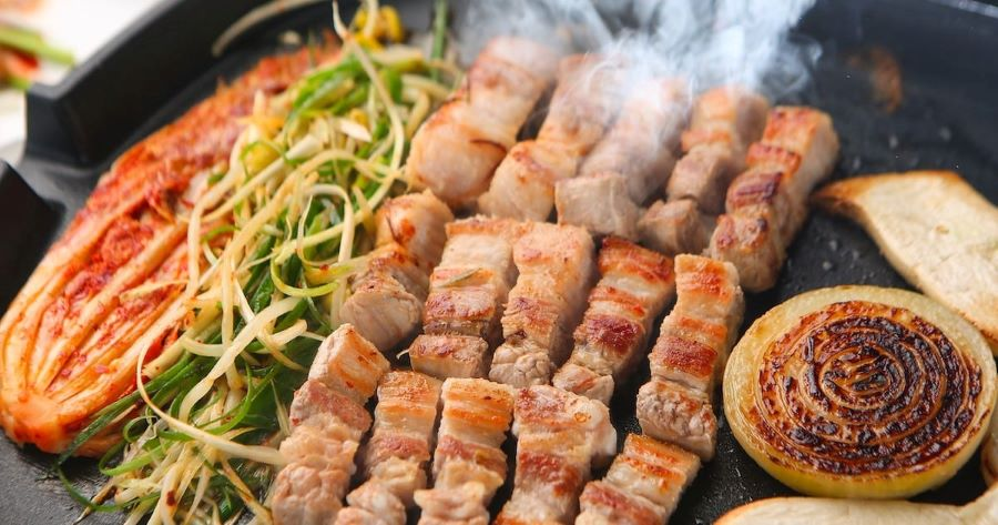 Samgyeopsal - món thịt ba chỉ heo nướng thơm ngon hấp dẫn mà không ai có thể chối từ