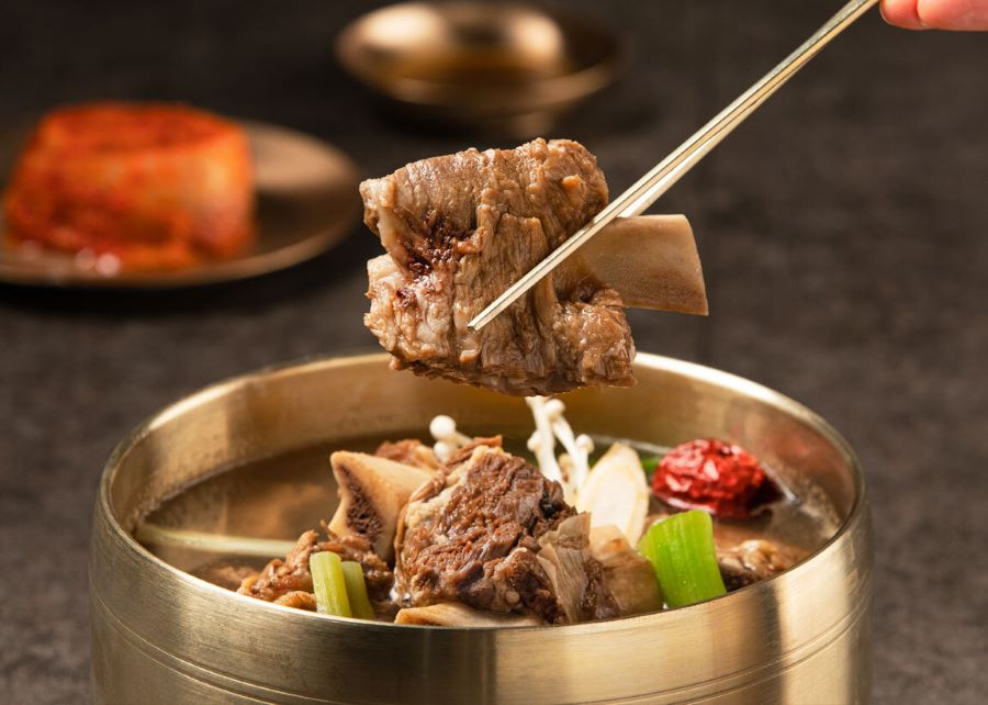 Canh xương bò vừa thơm ngon, nóng hổi vừa đầy đủ dinh dưỡng