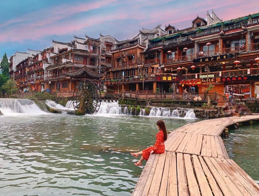 Toàn cảnh các địa điểm tuyệt đẹp tại Phượng Hoàng Cổ Trấn