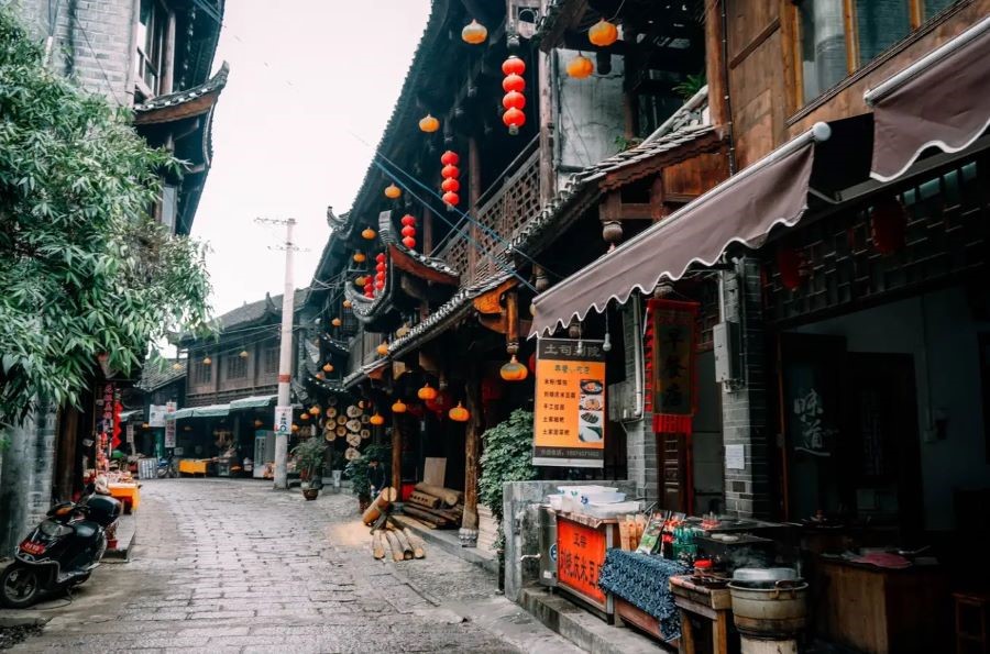 Toàn cảnh các địa điểm tuyệt đẹp tại Phượng Hoàng Cổ Trấn