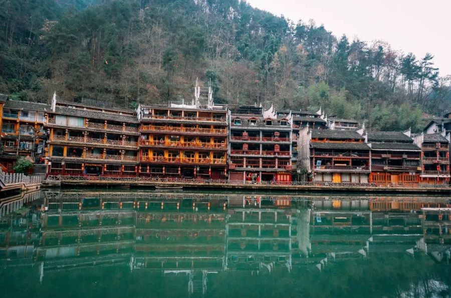 Toàn cảnh các địa điểm tuyệt đẹp tại Phượng Hoàng Cổ Trấn