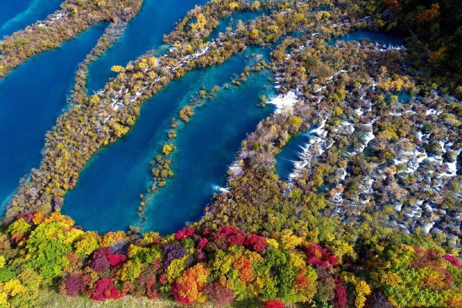 Cửu Trại Câu sở hữu nhiều cảnh quan đẹp nao lòng du khách phương xa