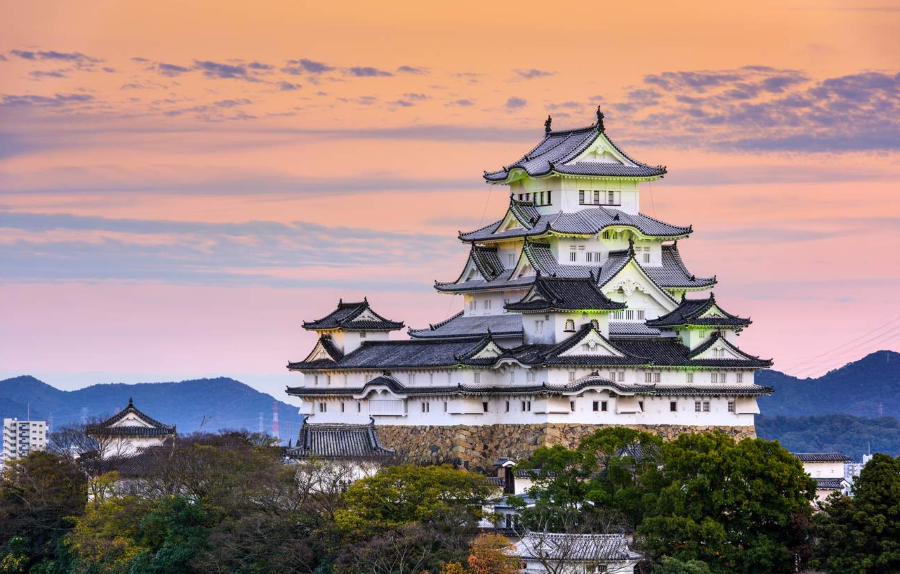 Thành Himeji là một trong ba tòa thành nổi tiếng nhất tại Nhật Bản