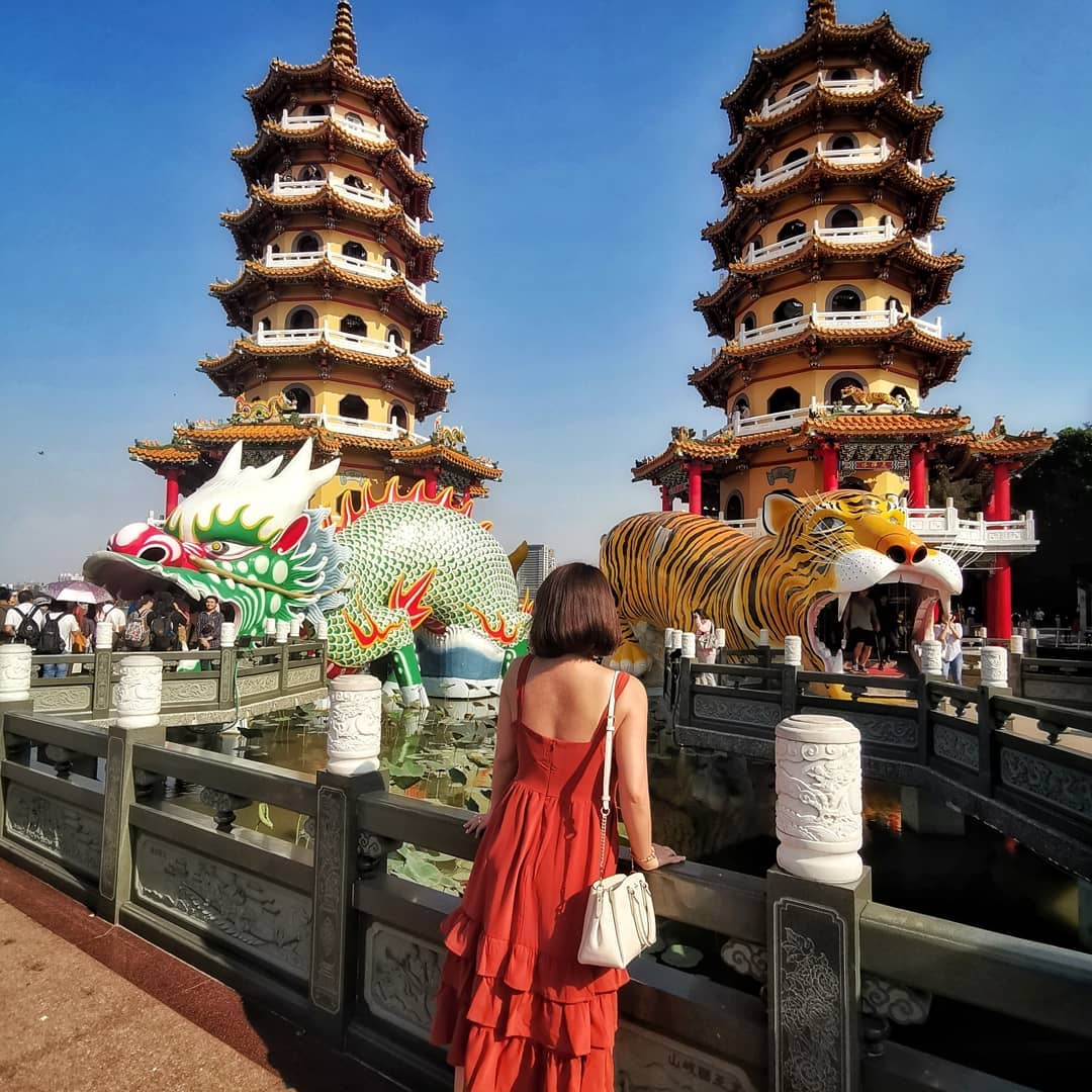 Du lịch Đài Loan choáng ngợp trước ngôi chùa "rồng bay hổ múa"