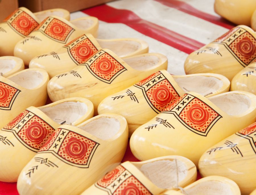 Những chiếc guốc gỗ là quà tặng ý nghĩa sau mỗi hành trình du lịch Hà Lan