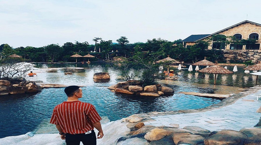 Ngôi làng người lùn khiến dân tình "hú vía" ngay tại cố đô Huế