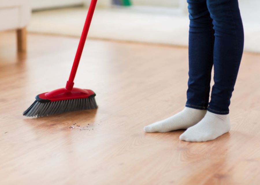 Không quét dọn nhà cửa trong ngày đầu năm