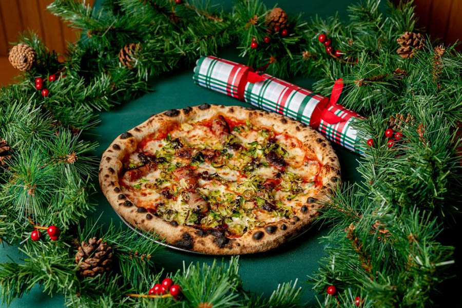 Pizza đã dần trở thành một phần không thể thiếu trong bữa tối Giáng sinh của nhiều gia đình Nhật Bản