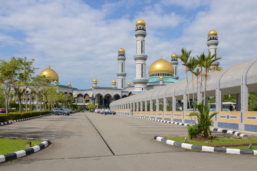 Nhà thờ Hồi giáo Jame Asr Hassanil Bolkiah là một trong hai nhà thờ Hồi giáo Quốc gia của Brunei