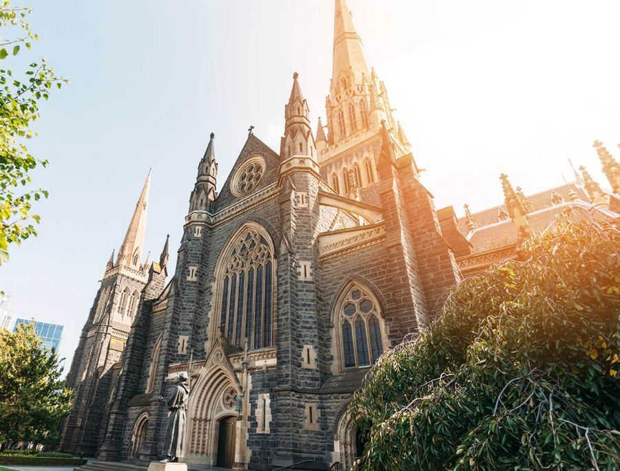 Khung cảnh Nhà thờ Thánh Patrick trong buổi chiều tà