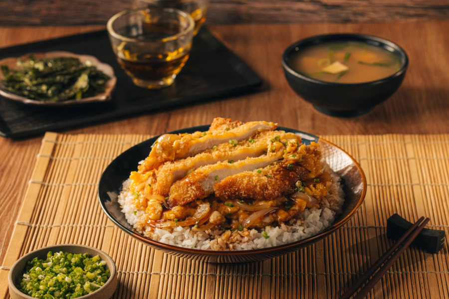 Nhật Bản có gì đặc sản? - Chắc chắn không thể bỏ qua Cơm thịt heo chiên xù Katsudon
