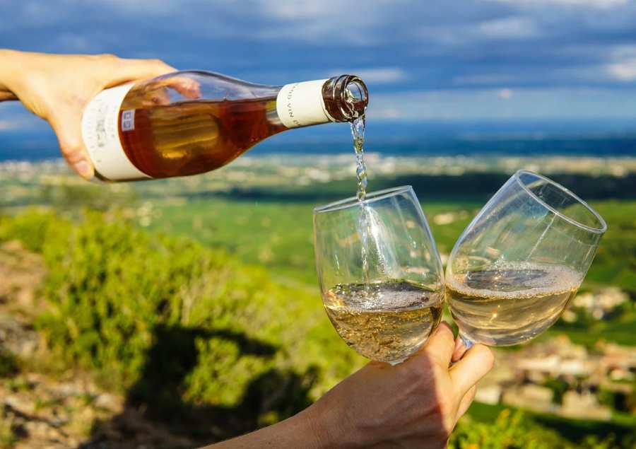 Rượu vang Úc là đặc trưng không thể thiếu trong văn hóa và lối sống của người Úc