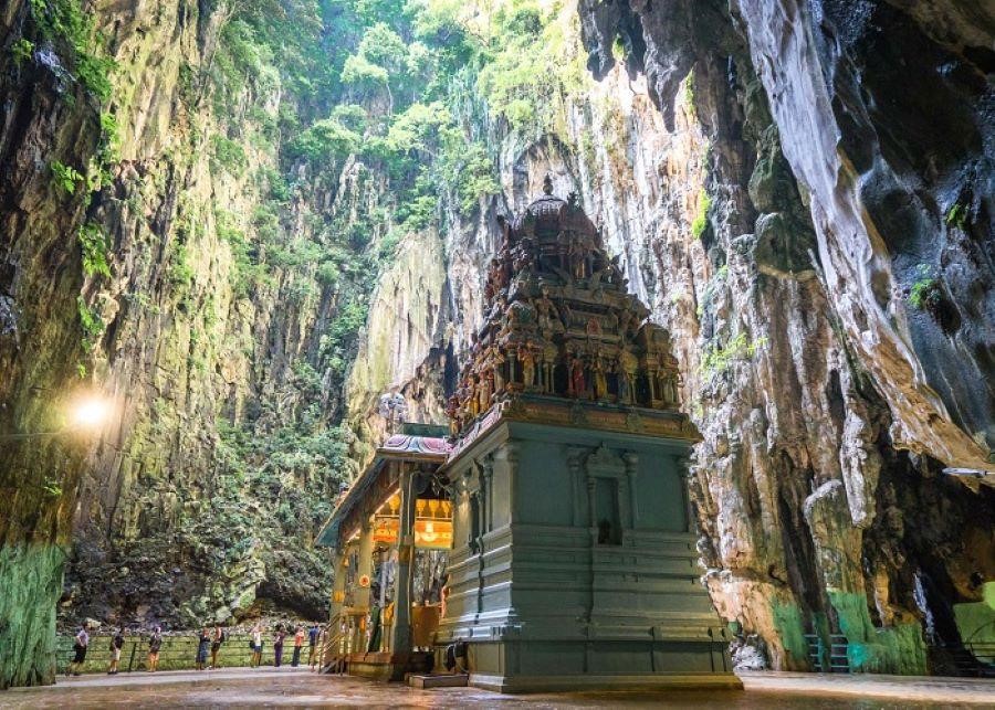 Batu là địa điểm du khách không thể bỏ lỡ khi đi tour du lịch malaysia